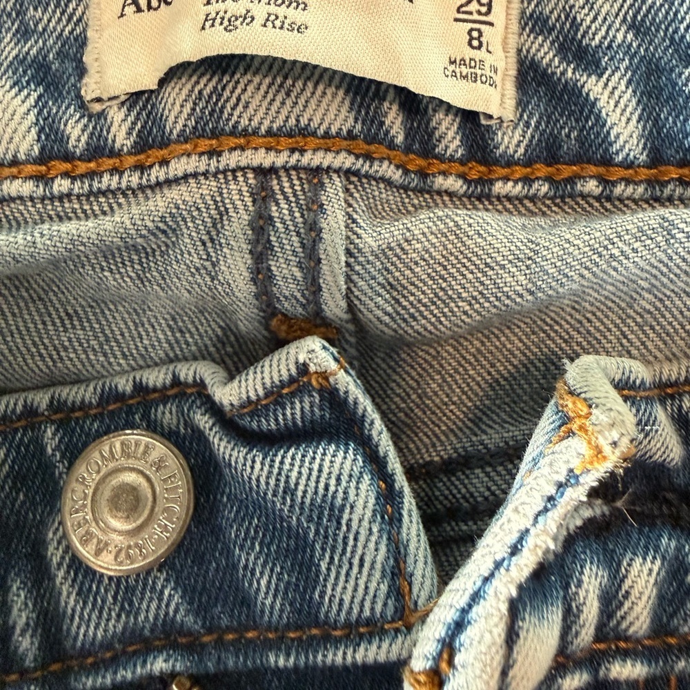Abercrombie Fitch Women's Curve Love The Mom High Rise Tapered Jeans Size 29 8 - Picture 11 of 11